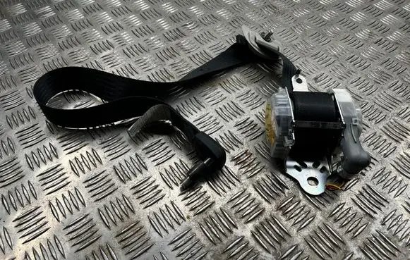 Subaru Outback Front seatbelt 7S1610P 509772 E40538128