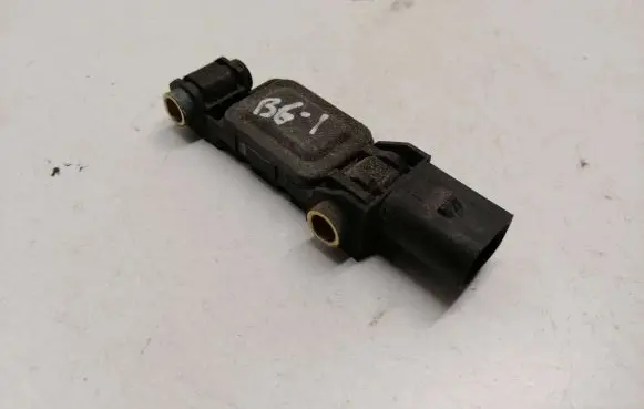 Volkswagen PASSAT B6 Airbag deployment crash/impact sensor 8E0959651 0573 020701