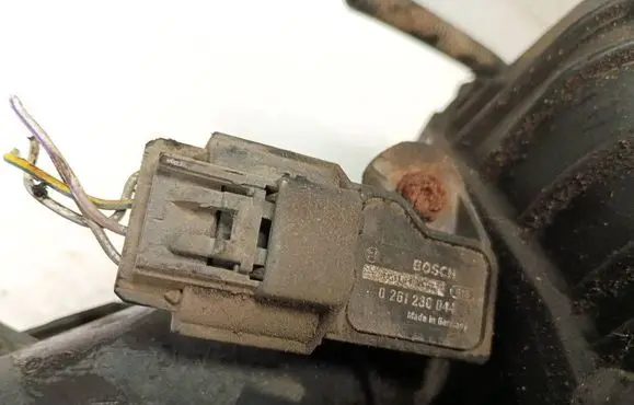 Ford Mondeo Mk III Air pressure sensor 0261230044