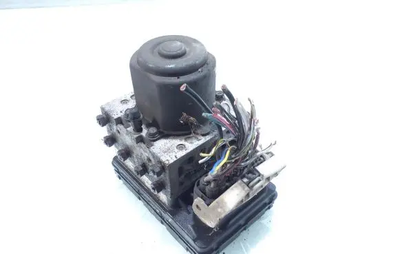 Toyota Avensis Verso ABS Pump 4451044050 FAH2320398 8954144050