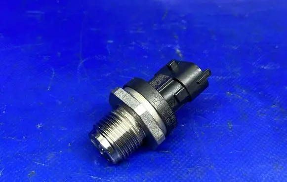 KIA Sportage Fuel pressure sensor 0281002864