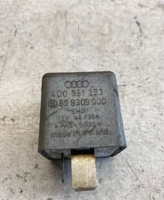 Audi A4 S4 B5 8D Other relay 4d0951253