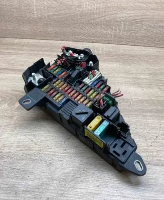 BMW 5 E60 E61 Fuse box set 6906588 690658807