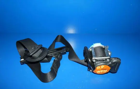 Mercedes-Benz CLA C117 X117 W117 Front seatbelt