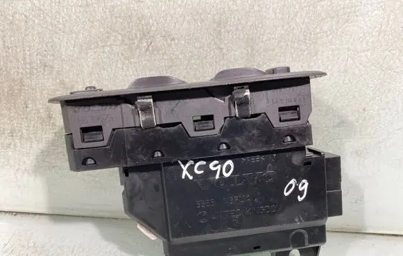 Volvo XC90 Electric window control switch 8635675