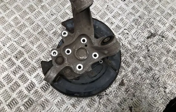 Rear wheel hub