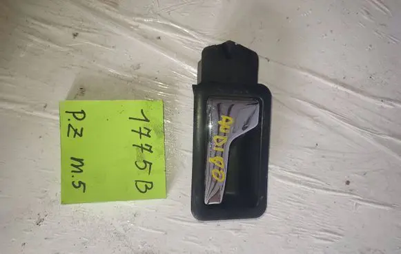 Audi 80 90 S2 B4 Front door interior handle 893837019