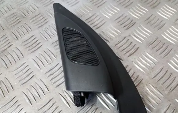 Suzuki Grand Vitara II Front door speaker cover trim 8479065J0