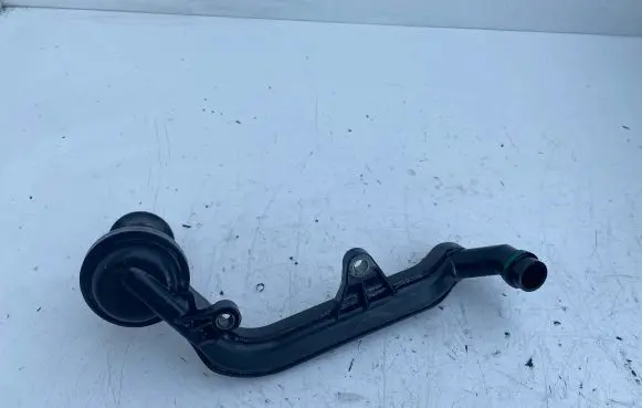 Volvo V70 Oil sump strainer pipe 8653858