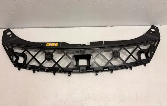 Mercedes-Benz CLA C118 X118 Front bumper mounting bracket A1188851403