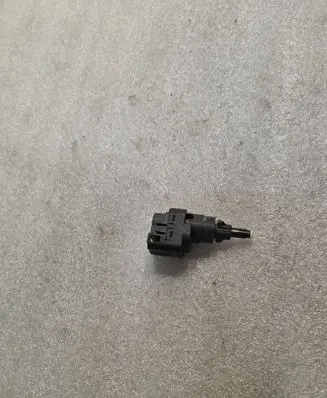 Volkswagen Touran I Clutch pedal sensor 