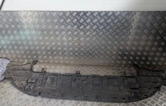 Volvo V60 Front bumper skid plate/under tray 32227198