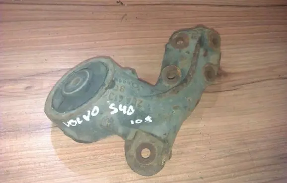 Volvo S40 Engine mount bracket 254413