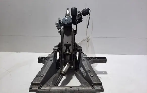 Steering wheel axle set