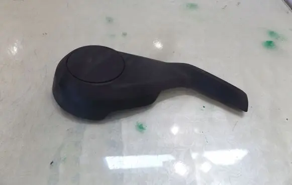 Suzuki Ignis Seat adjustment handle 