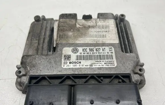 Volkswagen PASSAT B6 Engine control unit/module 03C906027AT 0261S05810 03C907309B