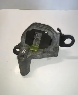 Volvo XC90 Engine mount bracket 30741583 326C88