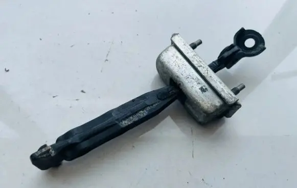 Chevrolet Cruze Rear door check strap stopper