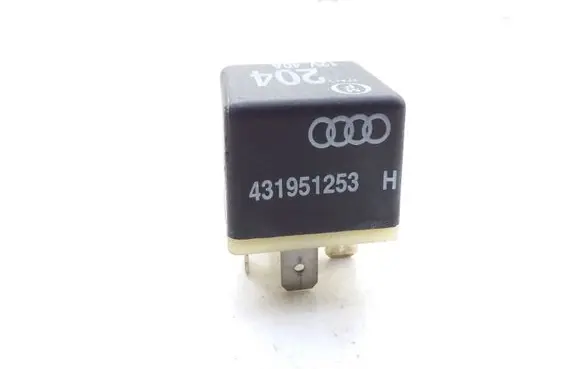 Audi 100 S4 C4 Hazard warning light relay 431951253H