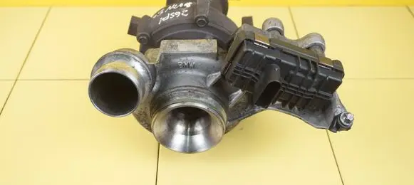 BMW 3 E90 E91 Turbo 8512464 N47D20C