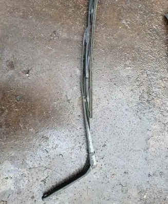 Renault Espace II Front wiper linkage and motor