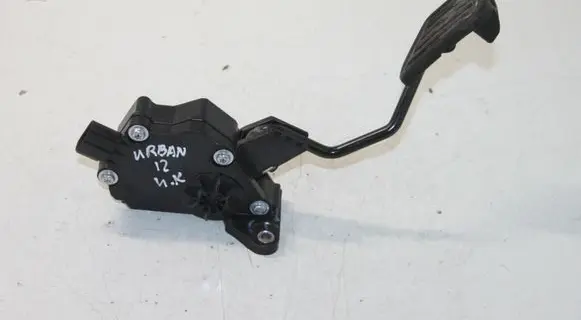 Toyota Urban Cruiser (XP110) Accelerator throttle pedal 7811052011