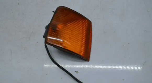 Volkswagen PASSAT B3 Front indicator light 133718
