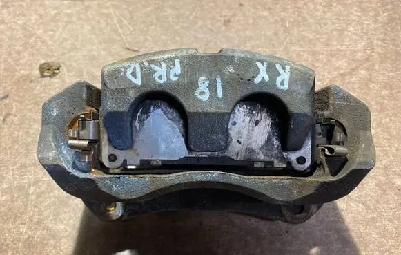 Lexus RX 450H Front brake caliper 4773048180