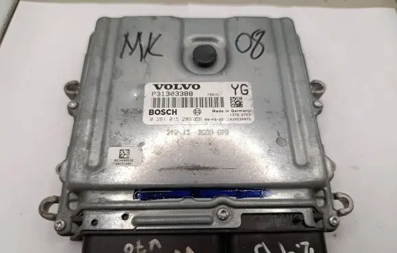 Volvo V60 Engine control unit/module P31303388 0281015286 1039930872
