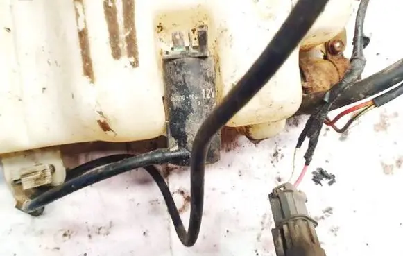 Nissan King Cab, Navara Windscreen/windshield washer pump