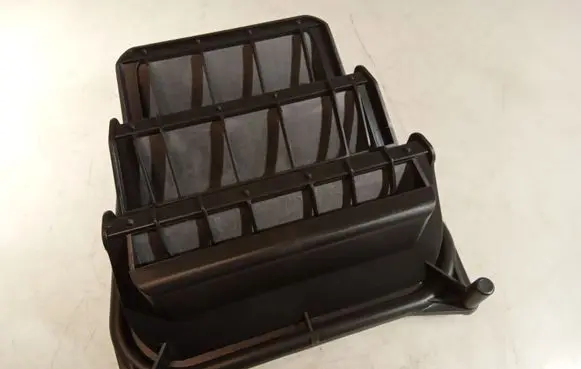Rear air vent grill