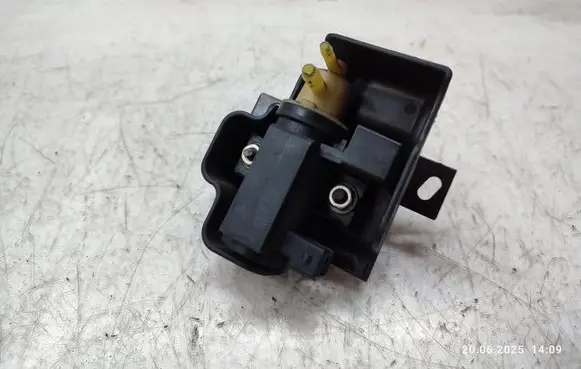 Opel Insignia A Turbo solenoid valve 55573362