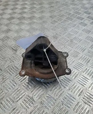Opel Zafira A Engine mount bracket 90538543