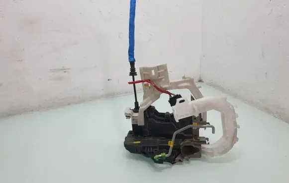 KIA Ceed Front door lock 81310J7010