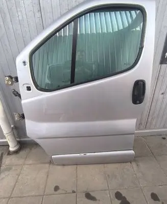 Opel Vivaro Front door