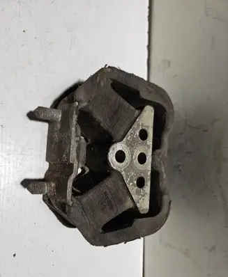Opel Vectra A Engine mount bracket 90372428