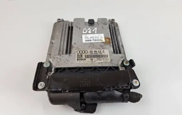 Volkswagen PASSAT B5 Engine control unit/module 03G906016JE 0281012726