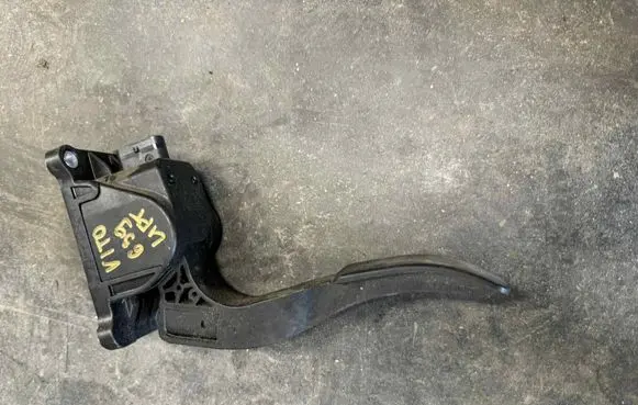 Mercedes-Benz Vito Viano W639 Accelerator throttle pedal A9063000304