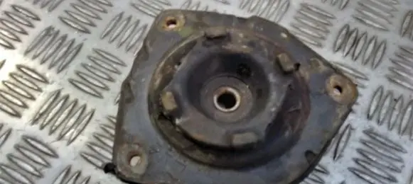 Renault Clio III Coil spring mount 8200183568