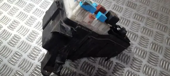 Toyota RAV 4 (XA20) Fuse box set