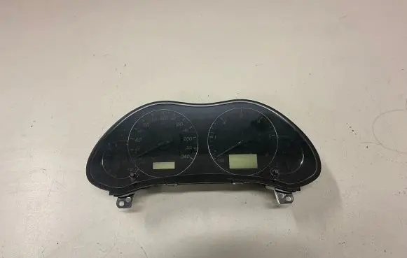 Toyota Avensis T250 Speedometer (instrument cluster) 8380005C00C MB2574305295