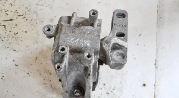 Skoda Octavia Mk2 (1Z) Engine mount bracket 1K0199262CN