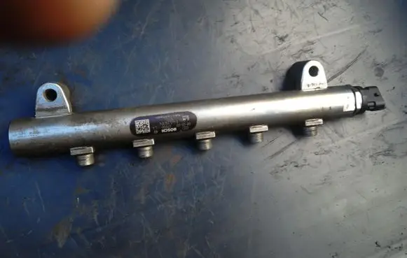 Chevrolet Captiva Fuel main line pipe 0445214174