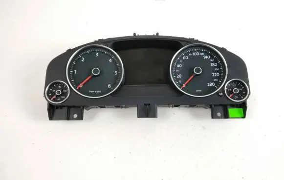 Volkswagen Touareg II Speedometer (instrument cluster) 7P6920880P 0263677026