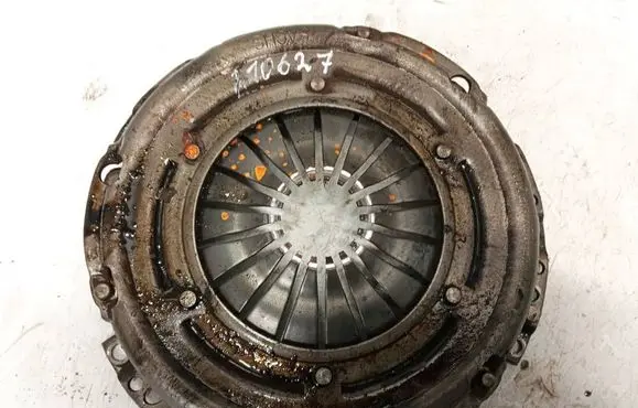 Volkswagen Polo Pressure plate 03d141025a