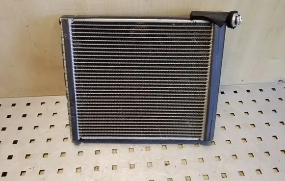 Toyota Avensis T270 Air conditioning (A/C) radiator (interior) 