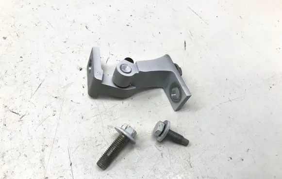 MG MG3 III Front door upper hinge 10735417
