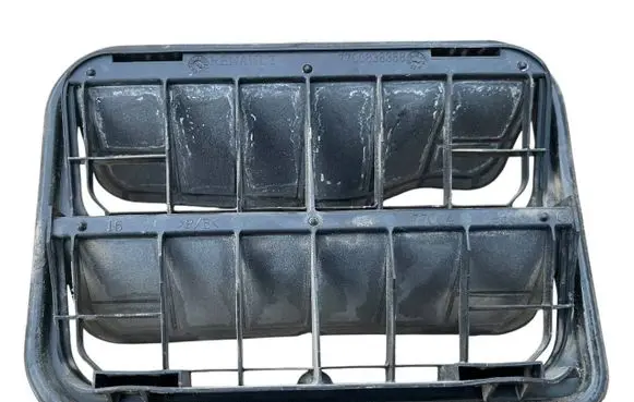 Renault Talisman Quarter panel pressure vent 7700838358