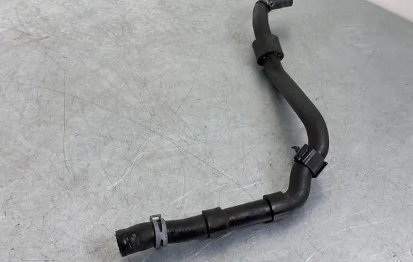 Volkswagen PASSAT B8 Engine coolant pipe/hose 145392T2