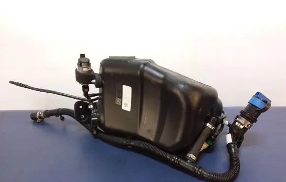 BMW X3 F25 AdBlue liquid reservoir 7299364
